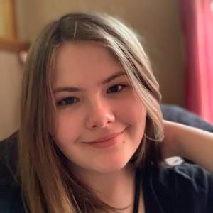 Meet your Posher, Chloe